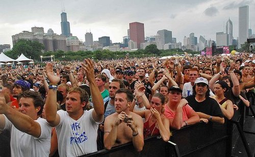 Watch Lollapalooza Webcasts on the AT&T Blue Room