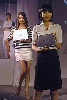 Models Take to the Streets of Manhattan With Sony Vaios