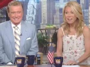 Kelly Ripa Can't Function Without Her Cell Phone