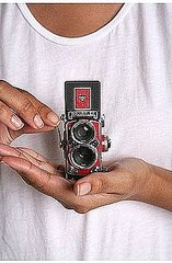 Rolleiflex Mini Digital Camera: Love It or Leave It?