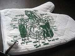 SLR Camera Oven Mitt: Love It or Leave It?