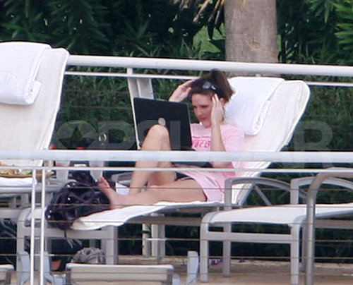 Sarah Palin Poolside In Miami With her Dell Laptop