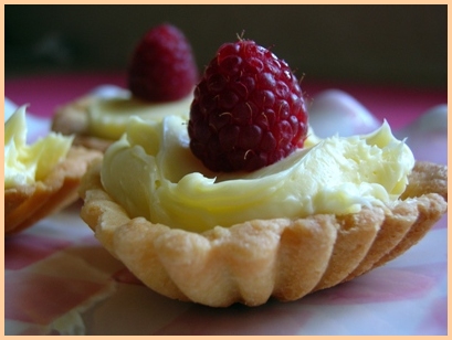 Yummy Link: Lemon Tarts with Raspberries