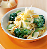 Fast & Easy Dinner: Low-Fat Fettuccine Alfredo Fast & Easy Dinner: Low-Fat Fettuccine Alfredo