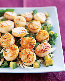 Fast & Easy Dinner: Scallops With Pomegranate-Dressed Salad Fast & Easy Dinner: Scallops With Pomegranate-Dressed Salad