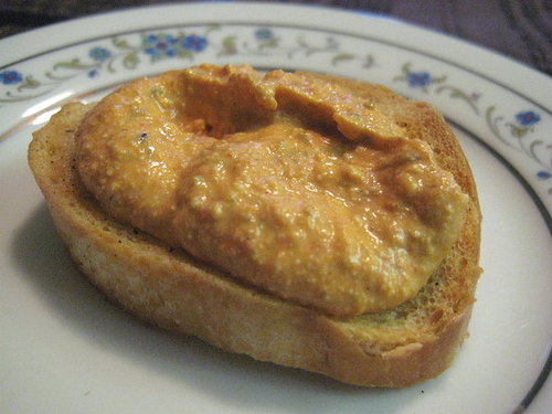 Red Pepper Cheese Crostini Is Easy, Fast, and Delicious App