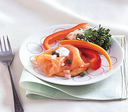 Smoked Salmon Platter with Dill Sour Cream Smoked Salmon Platter with Dill Sour Cream
