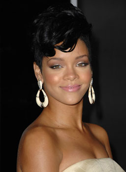 Rihanna at 2008 American Music Awards: Hair and Makeup Poll