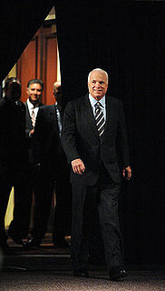 McCain Answers Obama on Iraq in New Mexico Town Hall