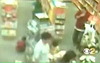 Man Molests Girl in Plain Sight in Borders Bookstore