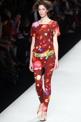 Issey Miyake Spring 08 Fashion Show Issey Miyake Spring 08 Fashion Show