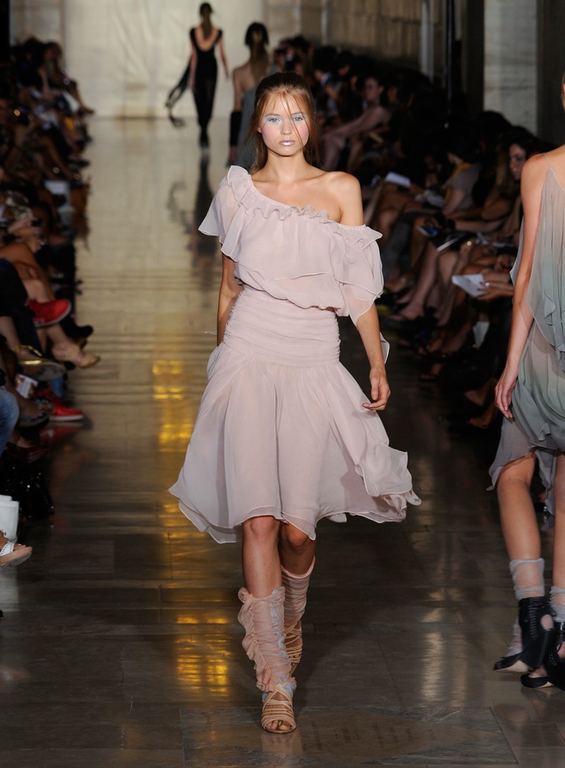 Jill Stuart Spring 2009 Runway Show Jill Stuart Spring 2009 Runway Show