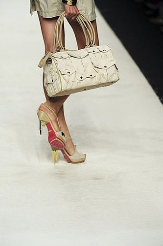 Milan Fashion Week Spring 2009 Bag Trend Round Up Milan Fashion Week Spring 2009 Bag Trend Round Up