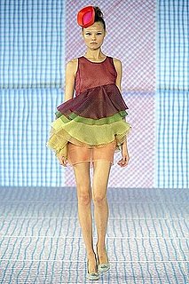 Saunders Shows A Perky Pollini