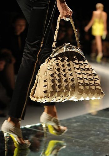 Milan Fashion Week Spring 2009 Bag Trend Round Up Milan Fashion Week Spring 2009 Bag Trend Round Up