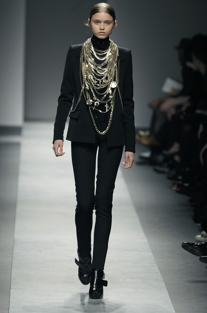 Givenchy Fall 2008 Fashion Show As Seen In Paris Fashion Week Givenchy Fall 2008 Fashion Show As Seen In Paris Fashion Week