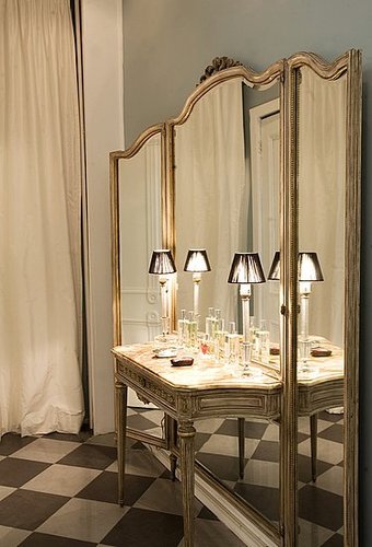 Retail: Pas de Deux Interior Retail: Pas de Deux Interior