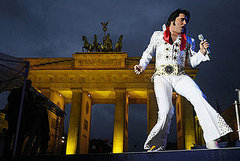 Ja or Nein? Holding US Election Rally at German Landmark Ja or Nein? Holding US Election Rally at German Landmark