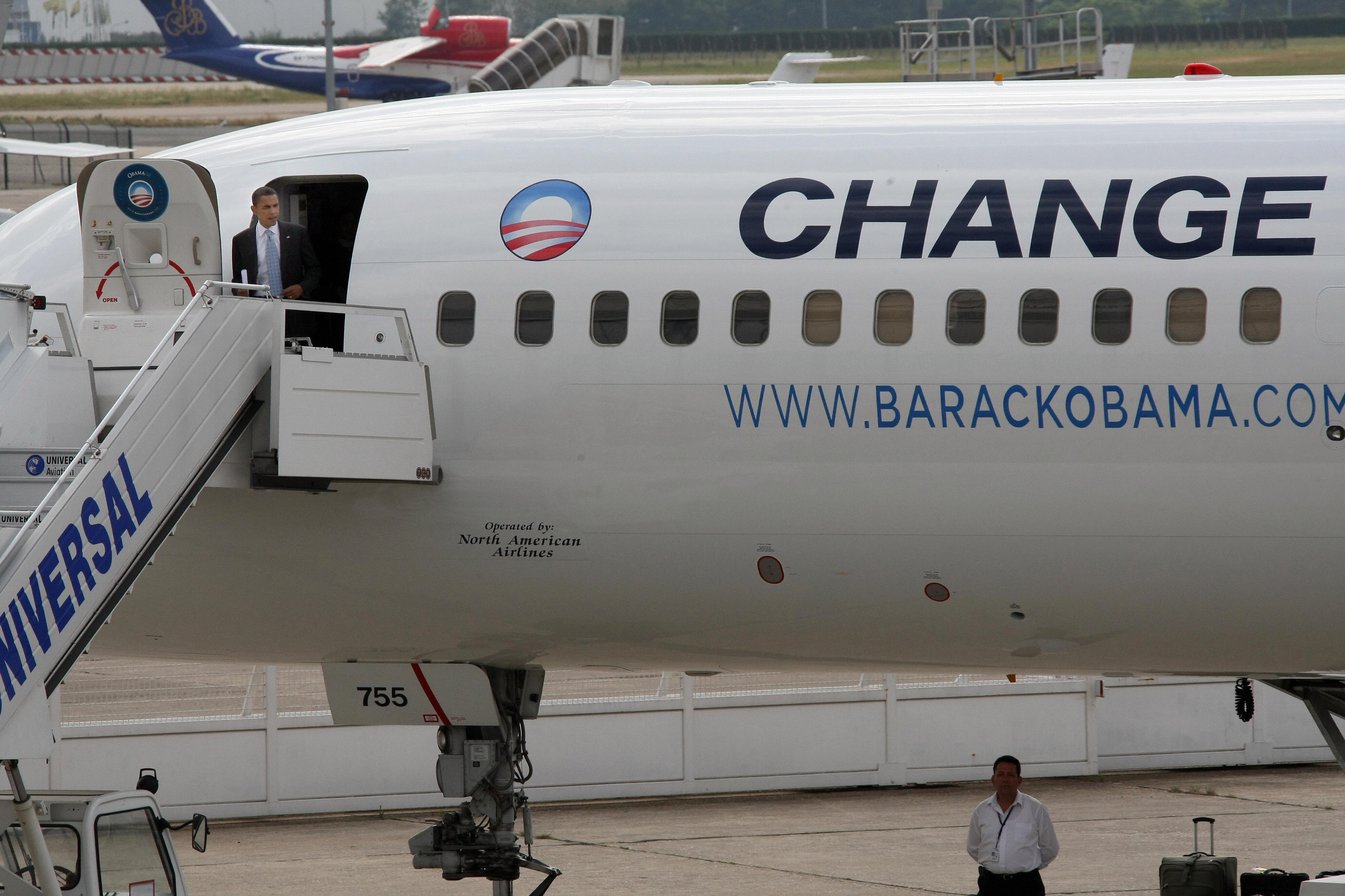 La Change! Barack arrives in France! La Change! Barack arrives in France!