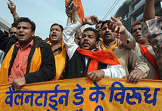 India's Right Wing Threatens Violence Over English Store Signs