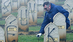 Soldiers' Graves Graffitied on Islamic Festival of Sacrifice Soldiers' Graves Graffitied on Islamic Festival of Sacrifice