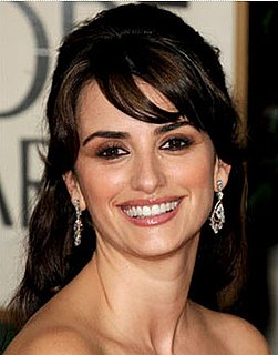 Get Penelope Cruz's Golden Globes Glow