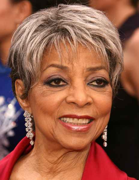 A close up of Dee at the 2008 Academy Awards. A close up of Dee at the 2008 Academy Awards.