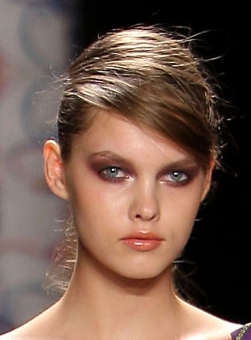 Nicole Miller Spring 2009 New York Fashion Week Hair and Makeup