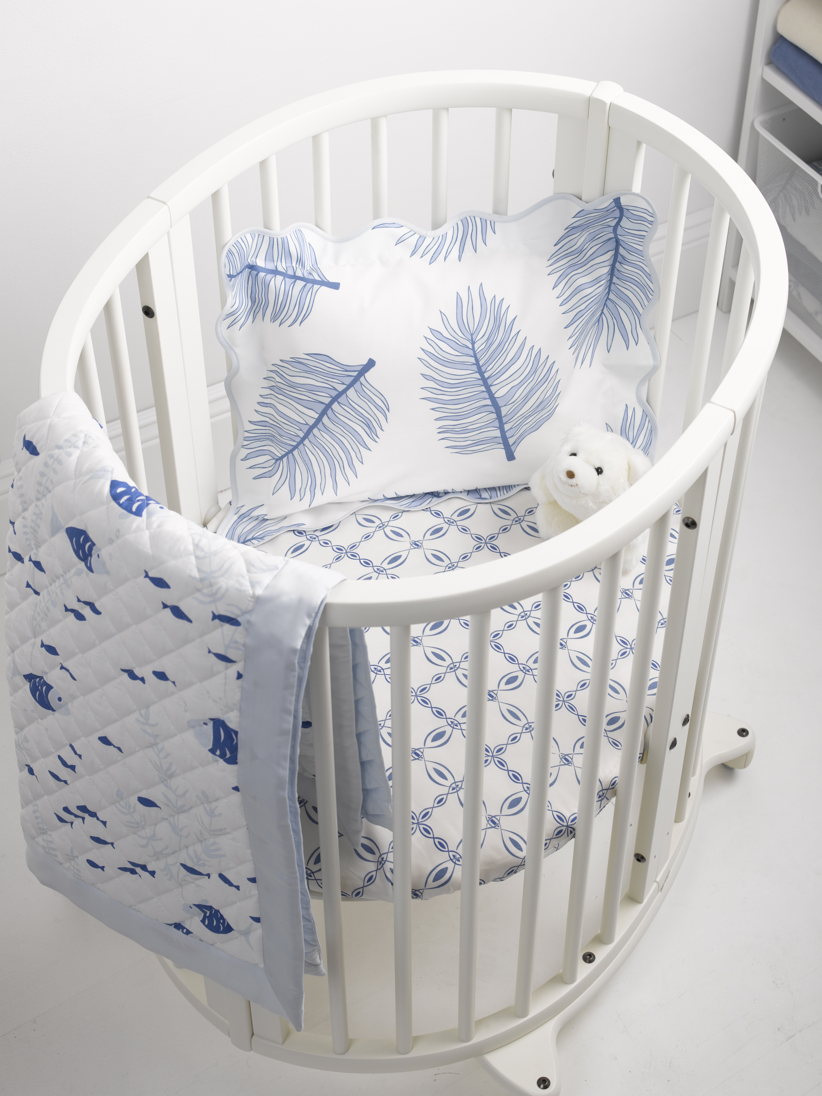 blue_mix_oval_crib blue_mix_oval_crib
