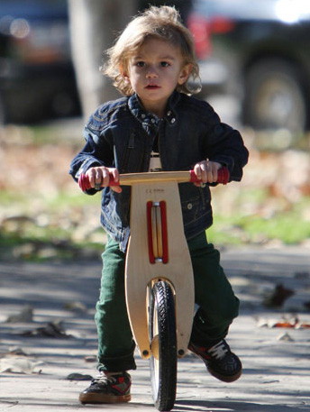 Roll Like Kingston with the Skuut Walking Bike