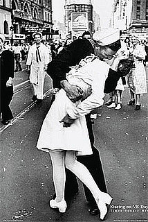 Nurse From Iconic Times Square Kiss Picture Revisits NYC