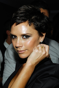 Photo and How To Get Posh Victoria Beckham's Latest New Hair Cut. Expert Styling Beauty Secrets for Pixie Spiky Crop Style