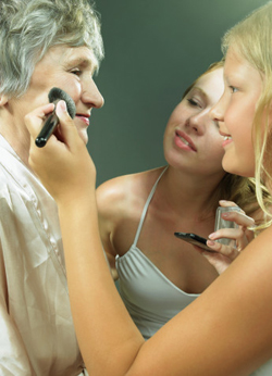 Makeup Artist Barbara Daly Beauty Expert Tips For Looking Younger and Feeling Better. Look Good Feel Better Breast Cancer Charit