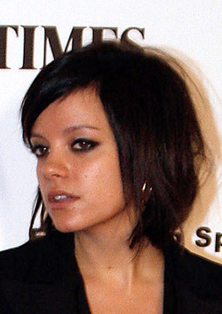 Photo of Lily Allen's New Latest Short Haircut at Saatchi Gallery Party. Love or Hate Her New Choppy Bob?