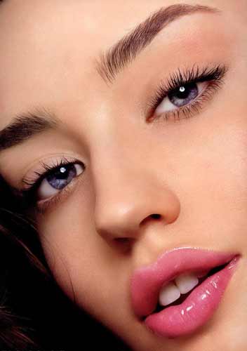  How to put on the perfect pout  