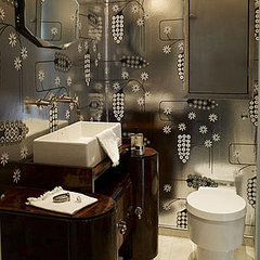 Midday Muse: Do Glamour and Relaxation Mix? Midday Muse: Do Glamour and Relaxation Mix?