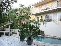 This Just In: Pete Wentz Bids His Bachelor Pad Adieu