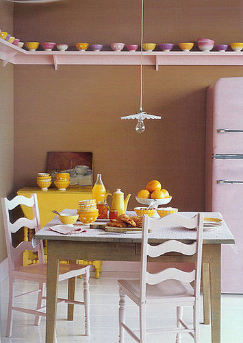 How-To: Decorate With a Retro-Look Fridge