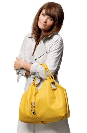 On Our Radar: Tommy Hilfiger Designs a Philanthropic Bag 