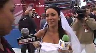Woman Proposes to Tom Brady at the Super Bowl