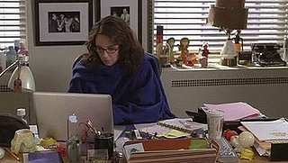 30 Rock Clip Featuring Liz Lemon Wearing a Slanket