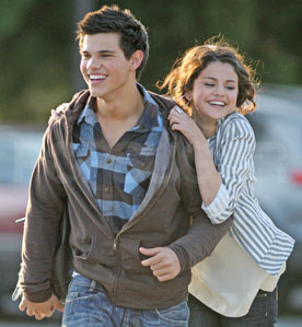 Photos of Taylor Lautner and Selena Gomez Having Lunch Together in Vancouver