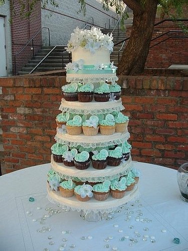 The terribly tragic story of the cupcake tower wedding cake