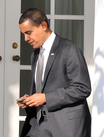 Barack Obama Plays BrickBreaker on His BlackBerry Every Night Before Bed