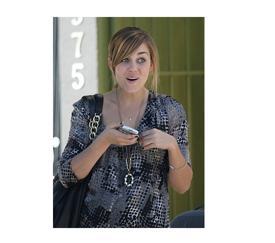 Lauren Gets Smart With the BB World Edition Smartphone Lauren Gets Smart With the BB World Edition Smartphone