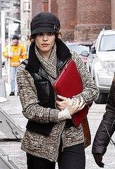 Rachel McAdams Doesn't Twitter Or Own a Television