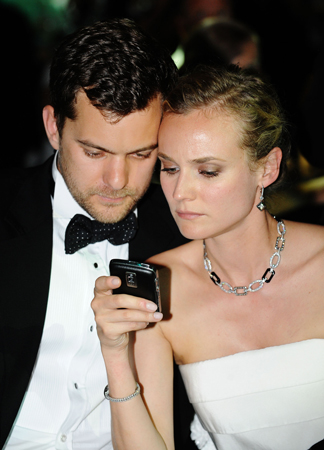 Joshua Jackson and Diane Kruger Pics Using a BlackBerry at Cannes