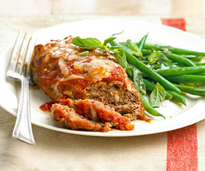 Fast & Easy Dinner: Mini Meat Loaves With Green Beans Fast & Easy Dinner: Mini Meat Loaves With Green Beans