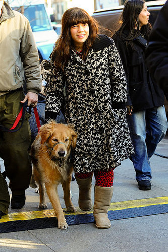 America Ferrera On Ugly Betty Set With Dogs America Ferrera On Ugly Betty Set With Dogs