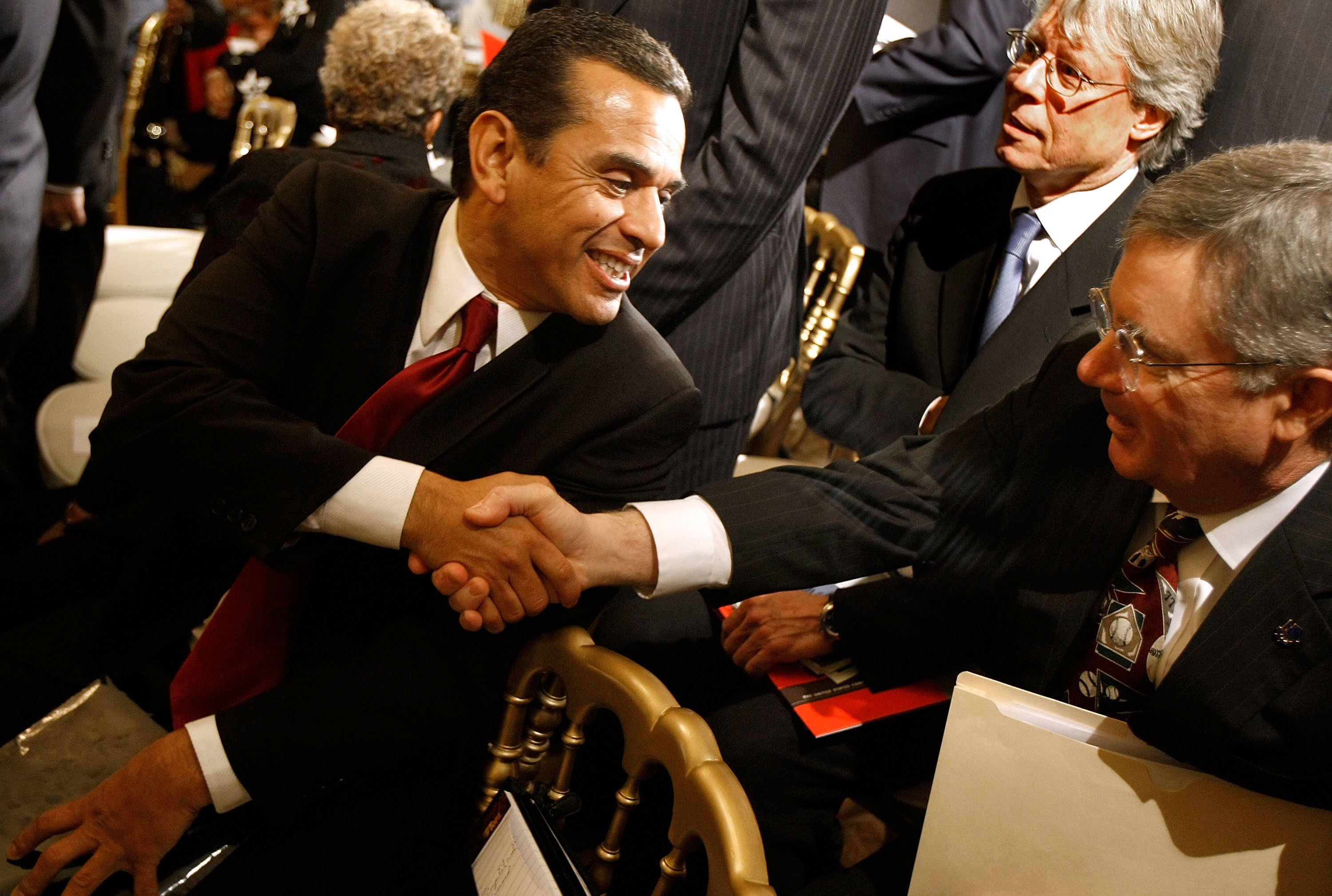 Los Angeles Mayor Antonio Villaraigosa Los Angeles Mayor Antonio Villaraigosa